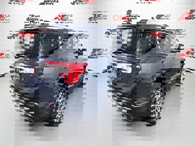 Used 2023 GMC Acadia Denali w/ Denali Ultimate Package image 7