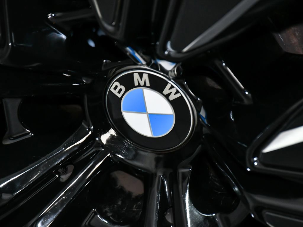 Used 2023 BMW 760i xDrive AWD/4WD image 91