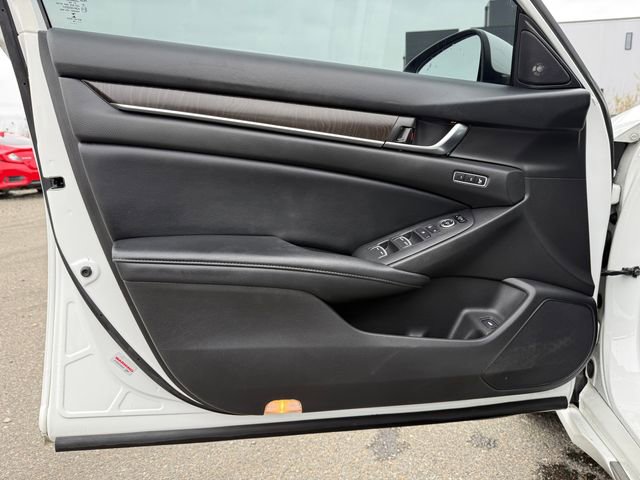 Used 2018 Honda Accord Touring image 18