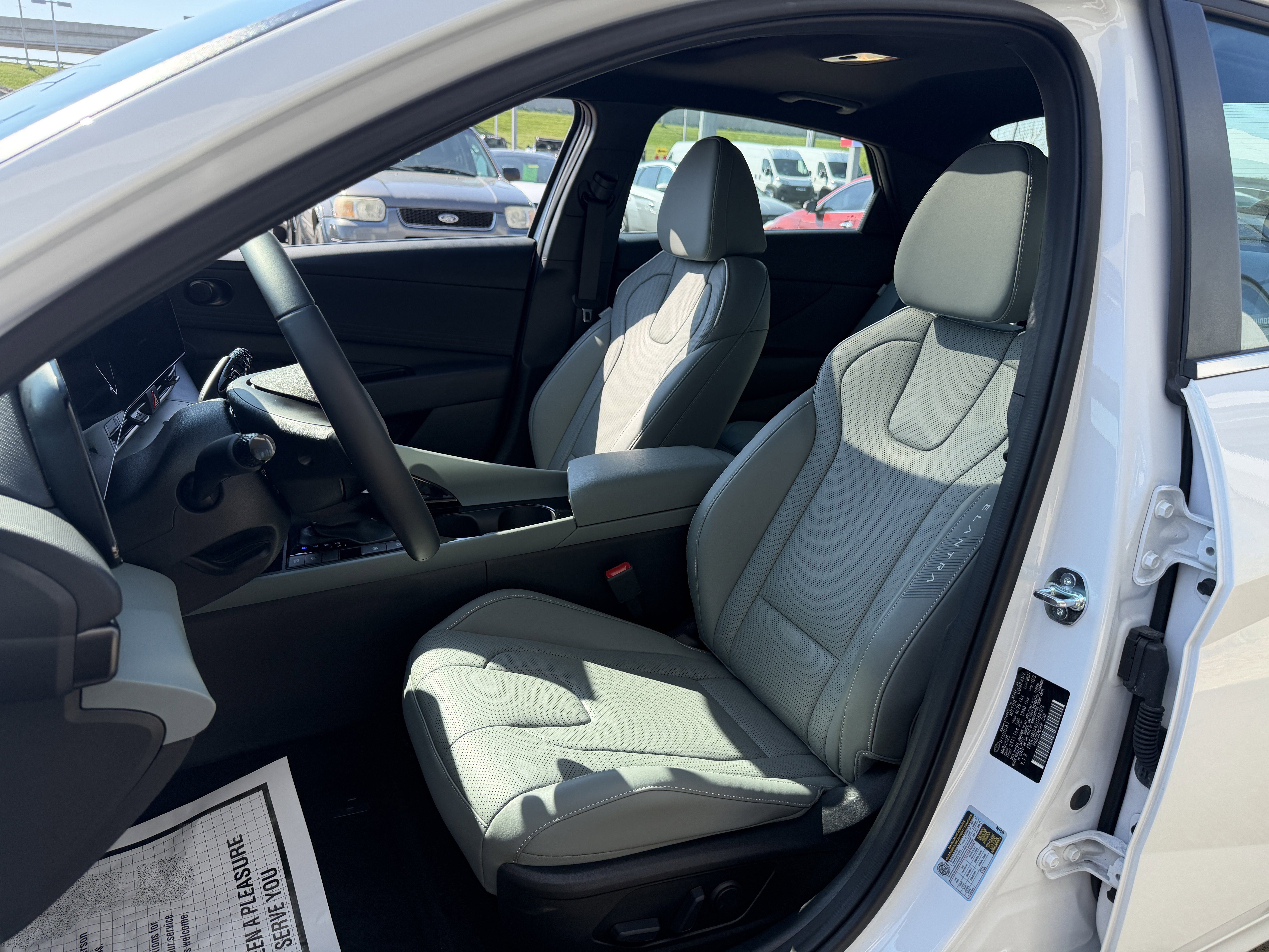 Certified 2025 Hyundai Elantra Limited image 25