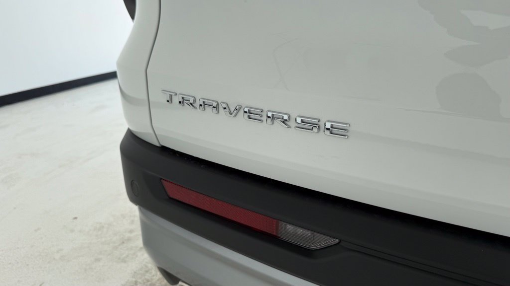 New 2027 Chevrolet Traverse LT w/ Driver Confidence Package FWD image 25