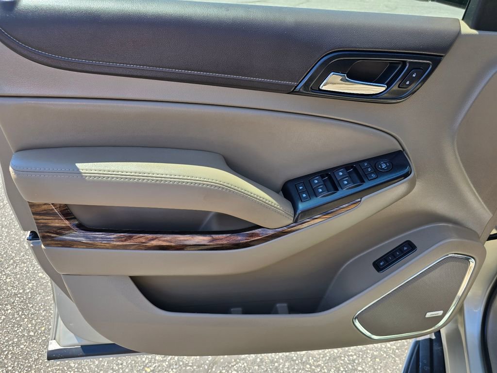 Used 2017 GMC Yukon XL SLT w/ Open Road Package image 9