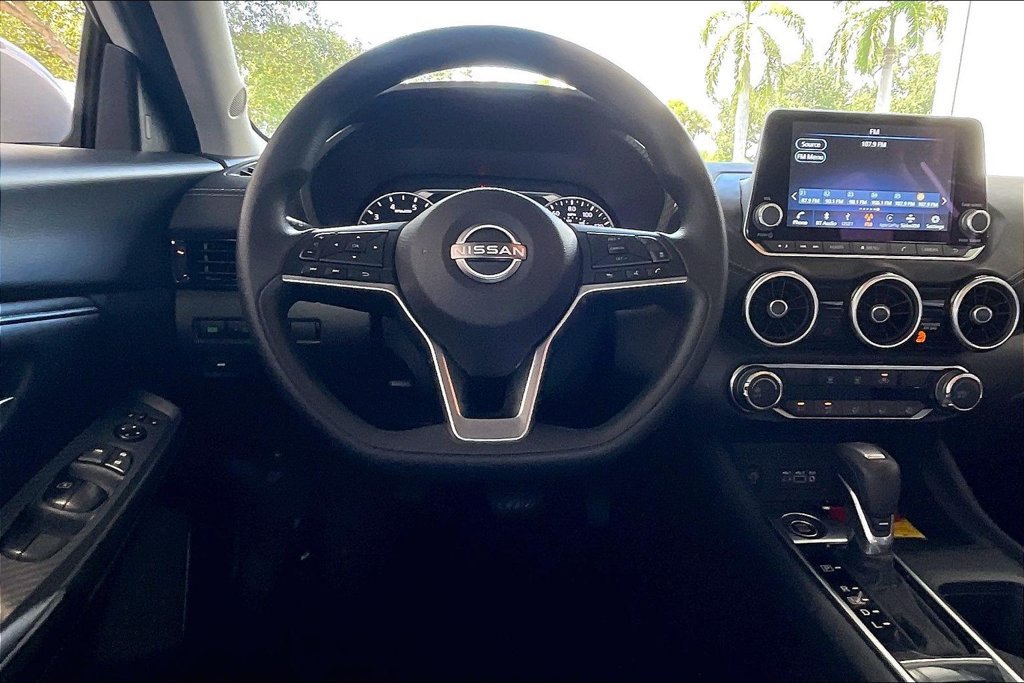 Used 2025 Nissan Sentra SV FWD image 5