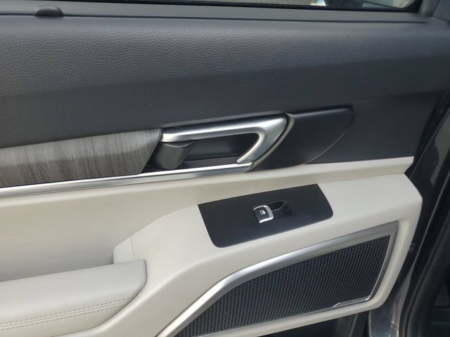 Certified 2023 Kia Telluride EX w/ EX Captain's Chair Package FWD image 10
