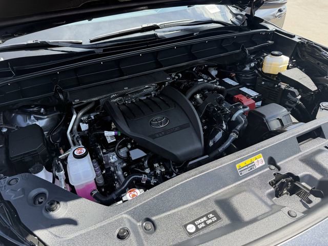 Certified 2025 Toyota Highlander LE FWD image 25