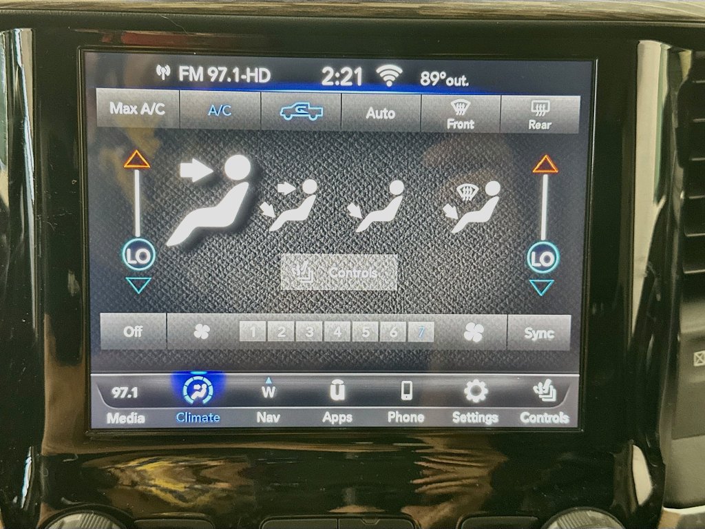 Used 2019 RAM 2500 Laramie AWD/4WD image 18