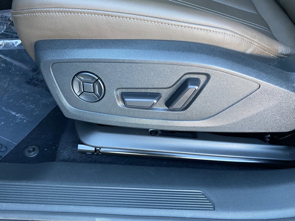 Used 2023 Audi Q4 e-tron Prestige image 26