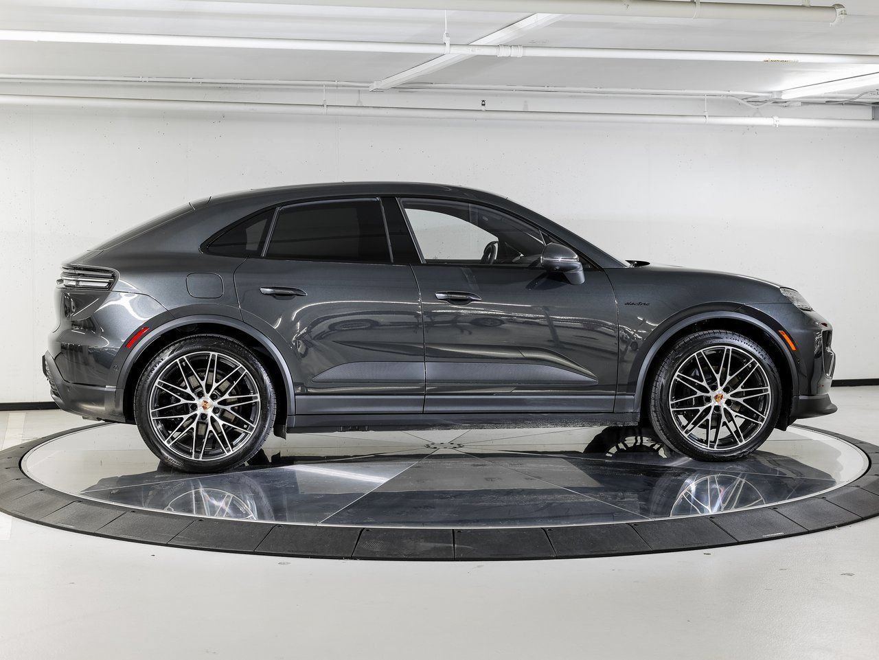 New 2026 Porsche Macan Electric RWD image 8