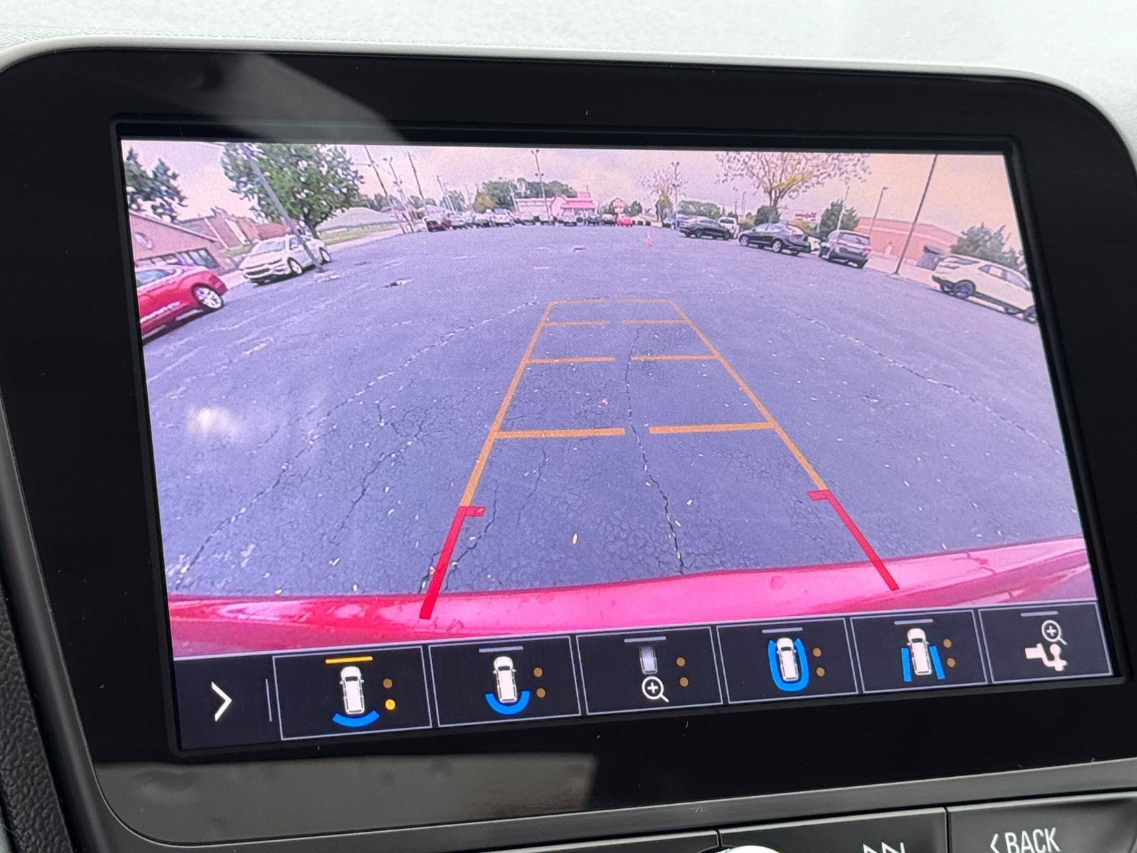 Used 2020 Chevrolet Equinox Premier FWD image 17