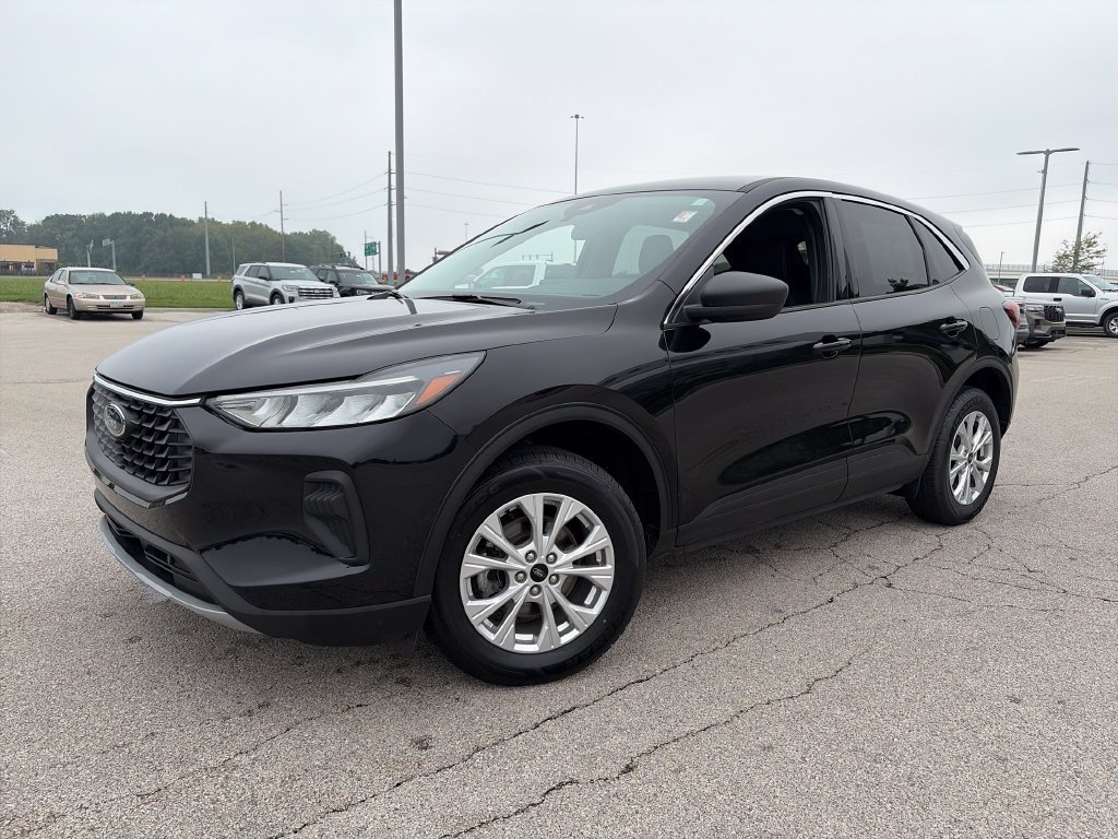 Used 2024 Ford Escape Active w/ Tech Pack #1 AWD/4WD image 3