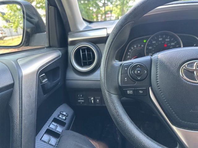 Used 2015 Toyota RAV4 LE FWD image 40