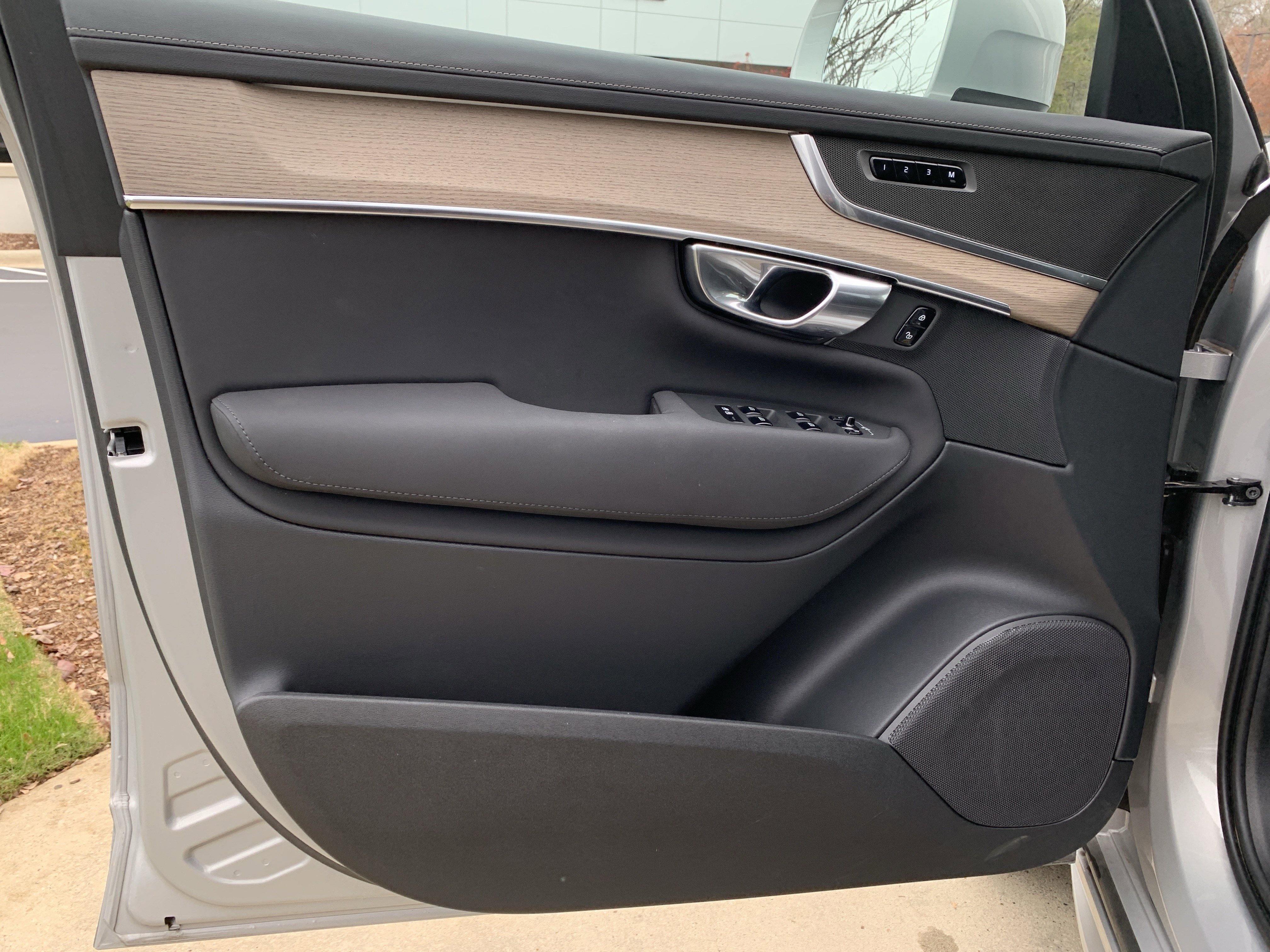 Used 2025 Volvo XC90 B6 Plus image 14