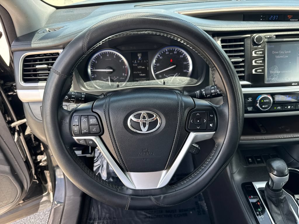 Used 2015 Toyota Highlander XLE FWD image 12