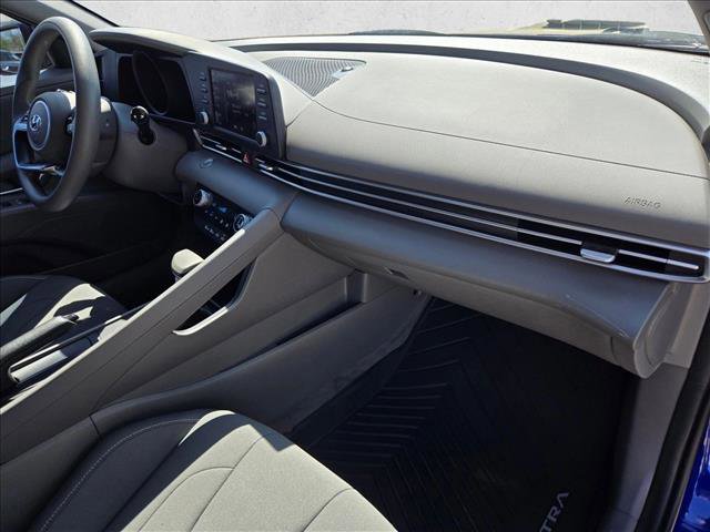 Used 2023 Hyundai Elantra SEL w/ Preferred Accessory Package FWD image 20