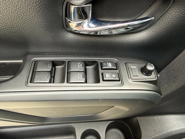Used 2019 Nissan Titan SV w/ SV Convenience Package AWD/4WD image 12