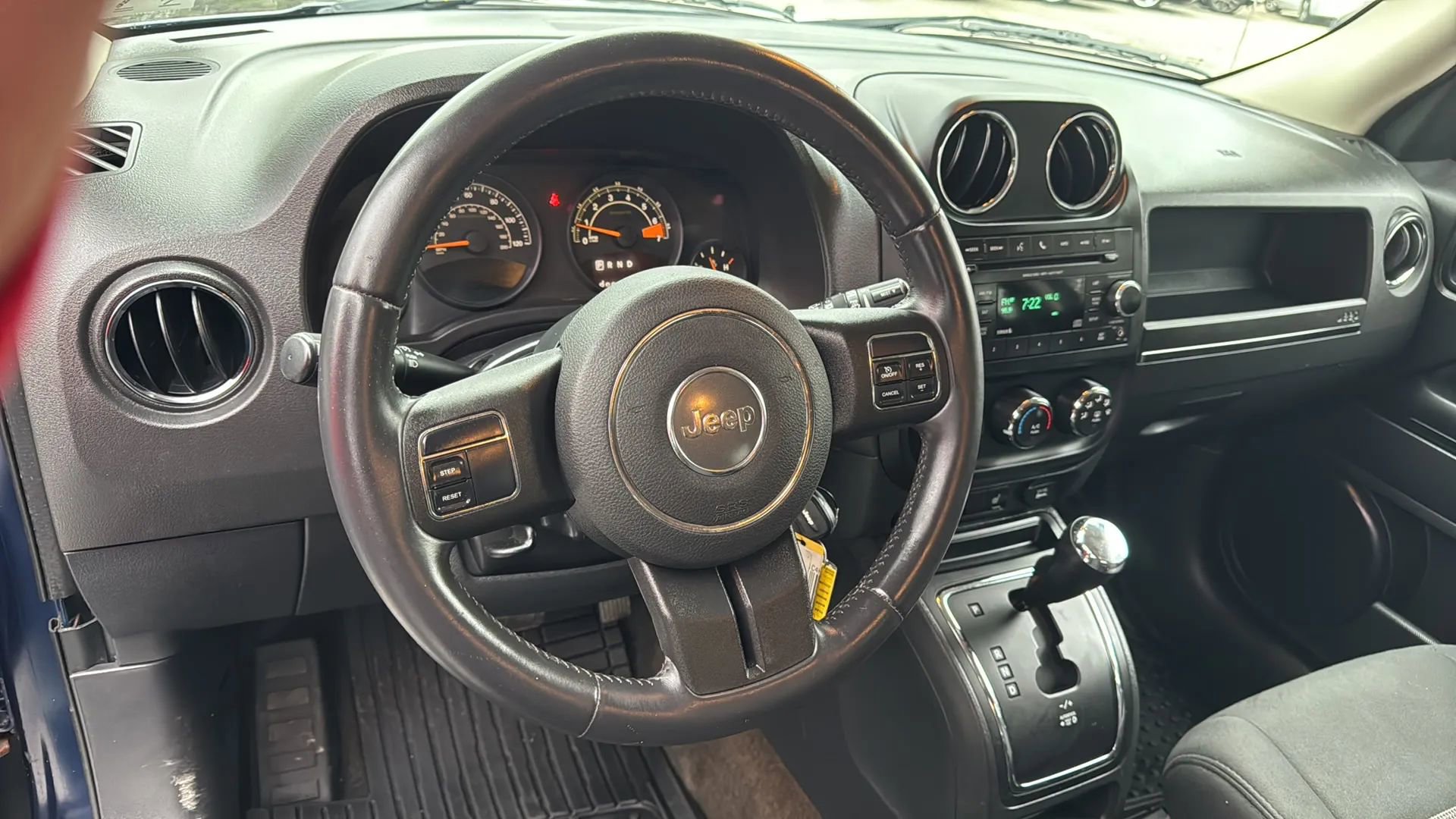 Used 2014 Jeep Patriot Latitude w/ Sun/Sound Group image 9