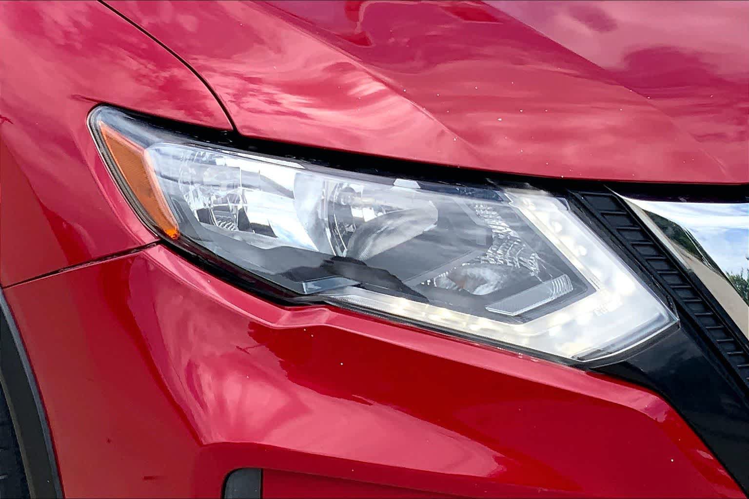 Used 2017 Nissan Rogue S AWD/4WD image 27