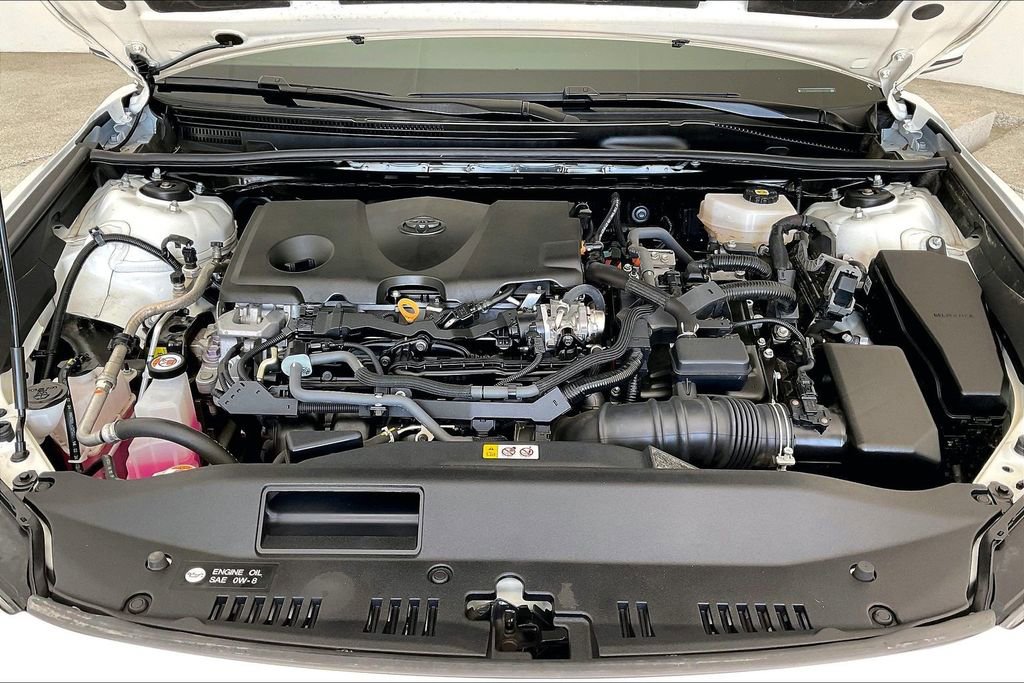 Used 2025 Toyota Camry SE image 13