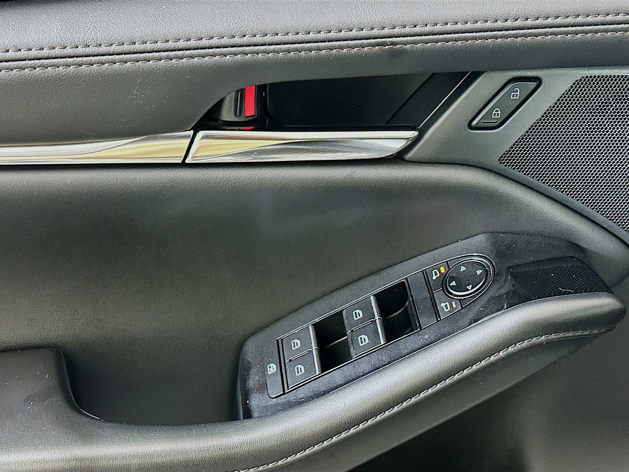 Used 2025 MAZDA MAZDA3 s image 15