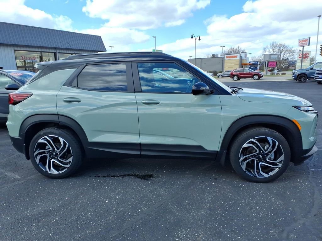 Used 2024 Chevrolet TrailBlazer RS w/ Convenience Package image 2