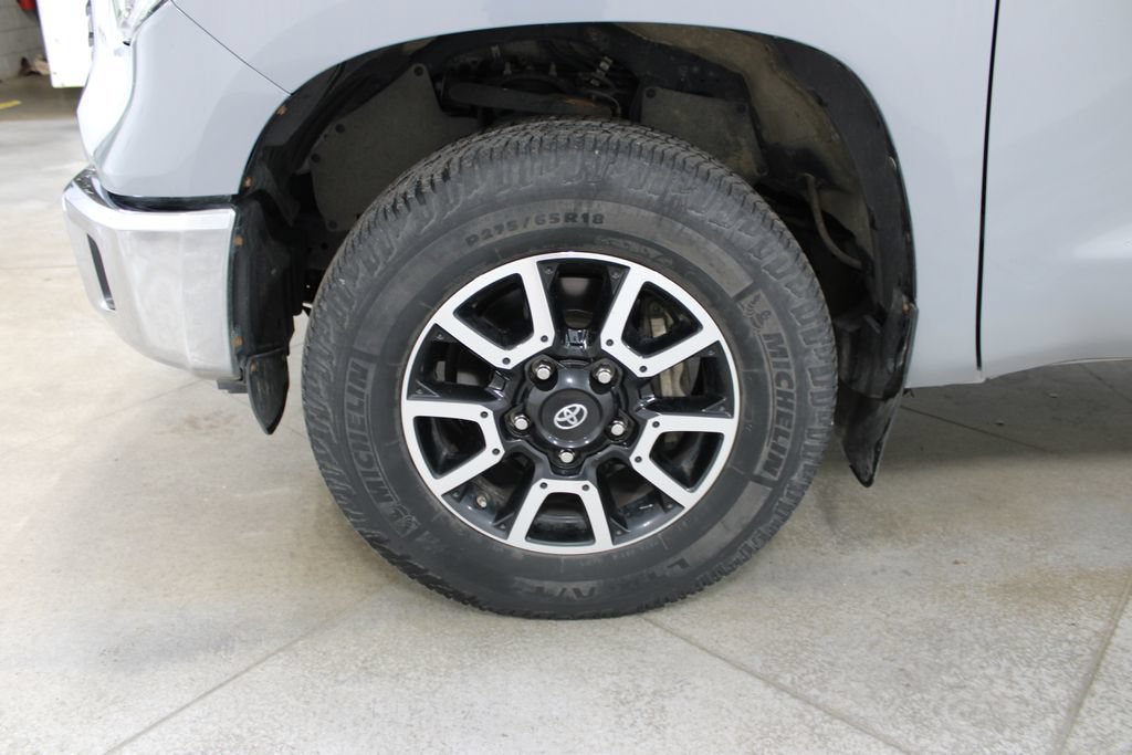 Used 2018 Toyota Tundra SR5 w/ TRD Off Road Package AWD/4WD image 39
