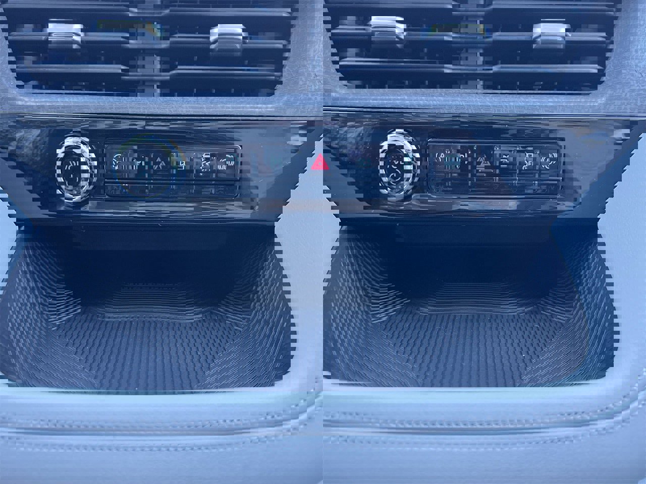 New 2026 Ford Explorer Platinum w/ LUX Leather Package image 6