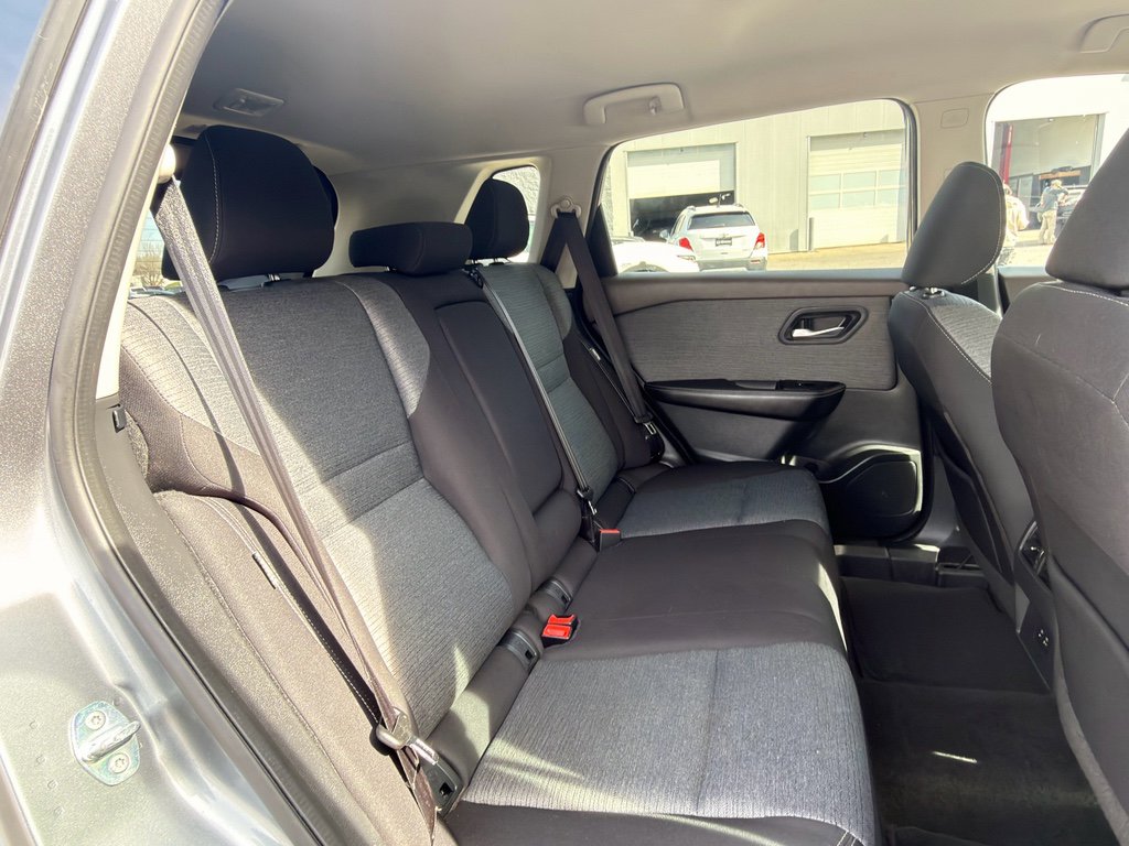 Used 2021 Nissan Rogue SV image 22