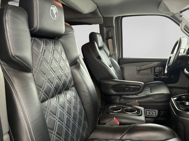 Used 2021 Chevrolet Express 3500 LS w/ Chrome Appearance Package image 13