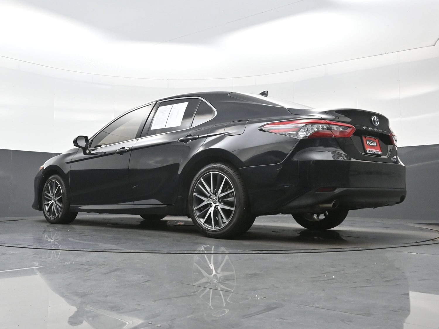 Used 2022 Toyota Camry XLE FWD image 28