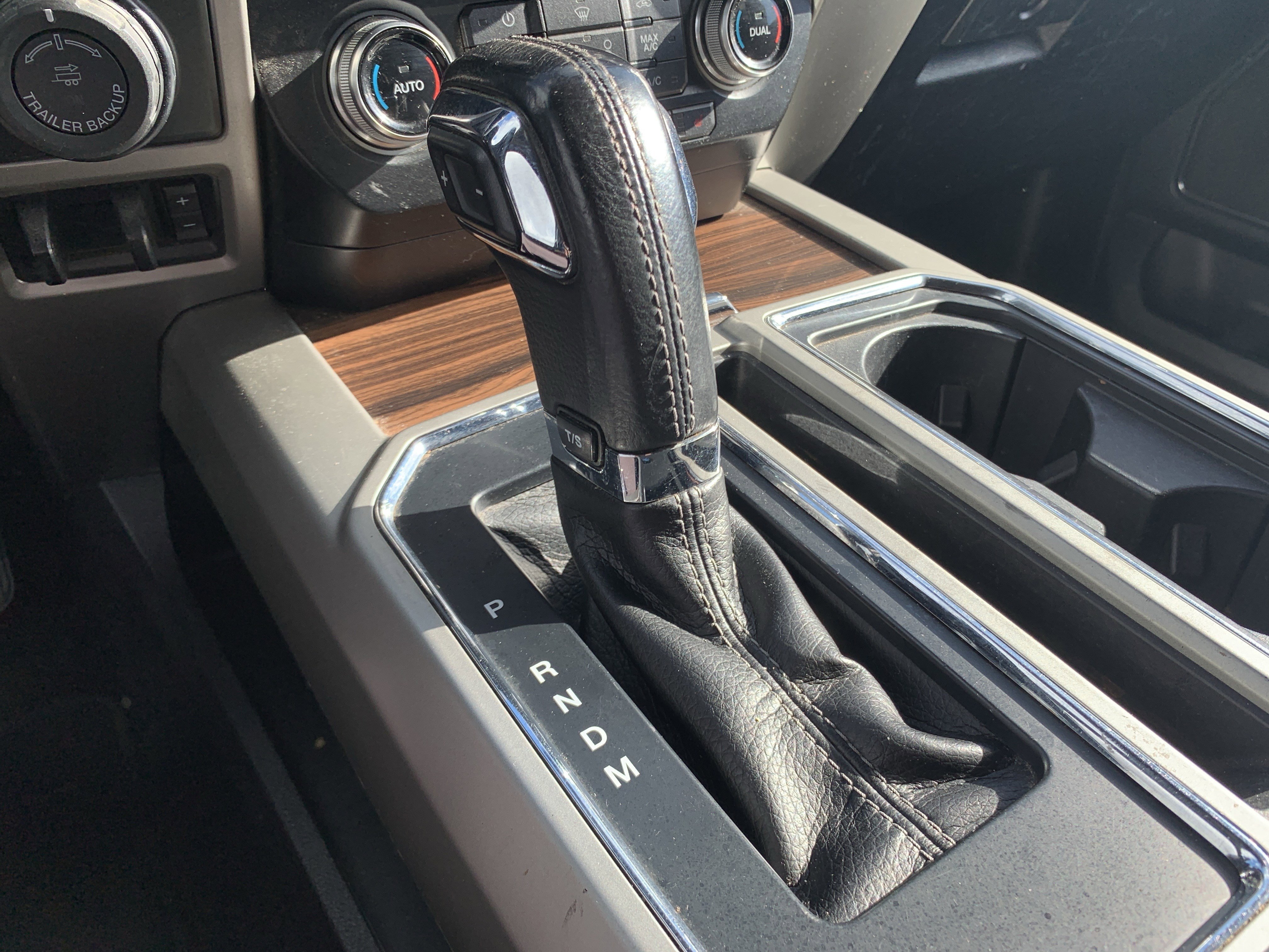 Used 2017 Ford F150 Lariat w/ Equipment Group 502A Luxury image 26