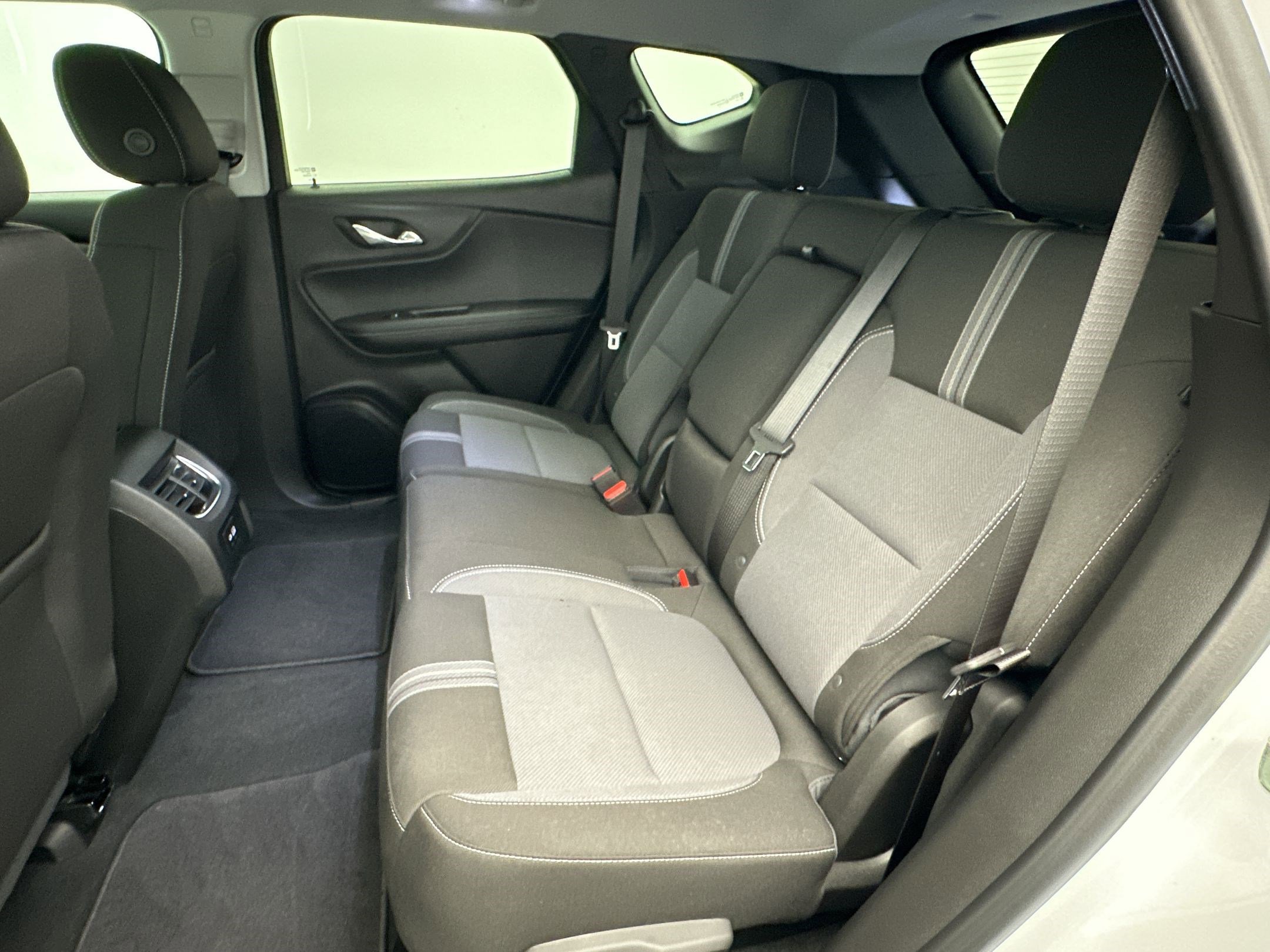 Certified 2025 Chevrolet Blazer LT w/ Convenience Package image 14