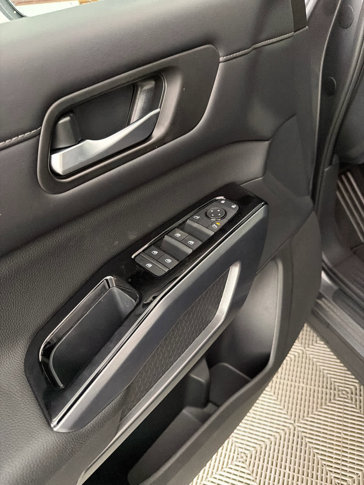 New 2026 Nissan Pathfinder SL w/ SL Premium Package image 24