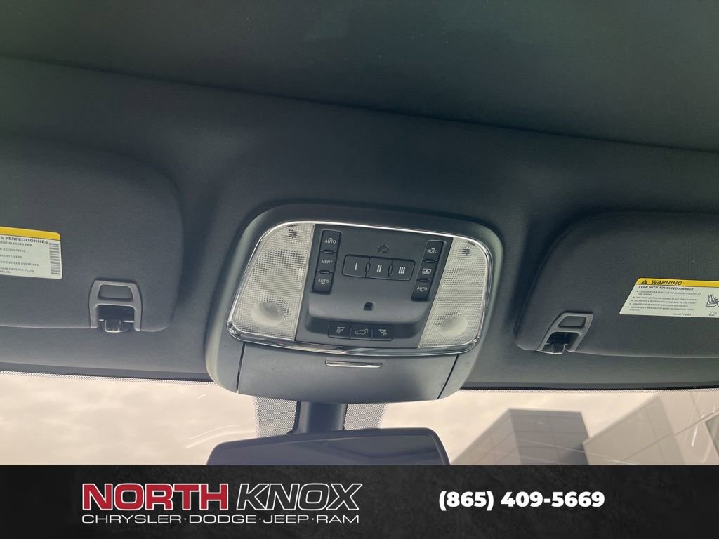 Used 2014 Jeep Grand Cherokee Limited w/ Luxury Group II image 11