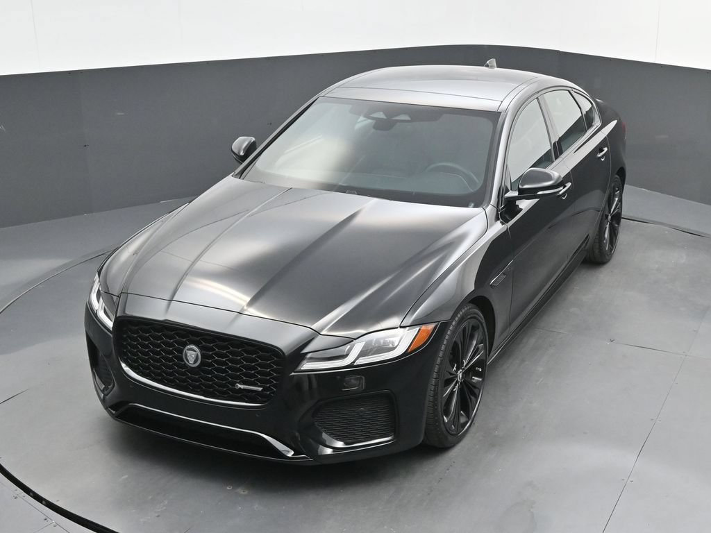 Certified 2024 Jaguar XF R-Dynamic SE AWD/4WD image 38
