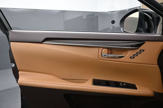 Used 2017 Lexus ES 350 w/ Luxury Package FWD image 19
