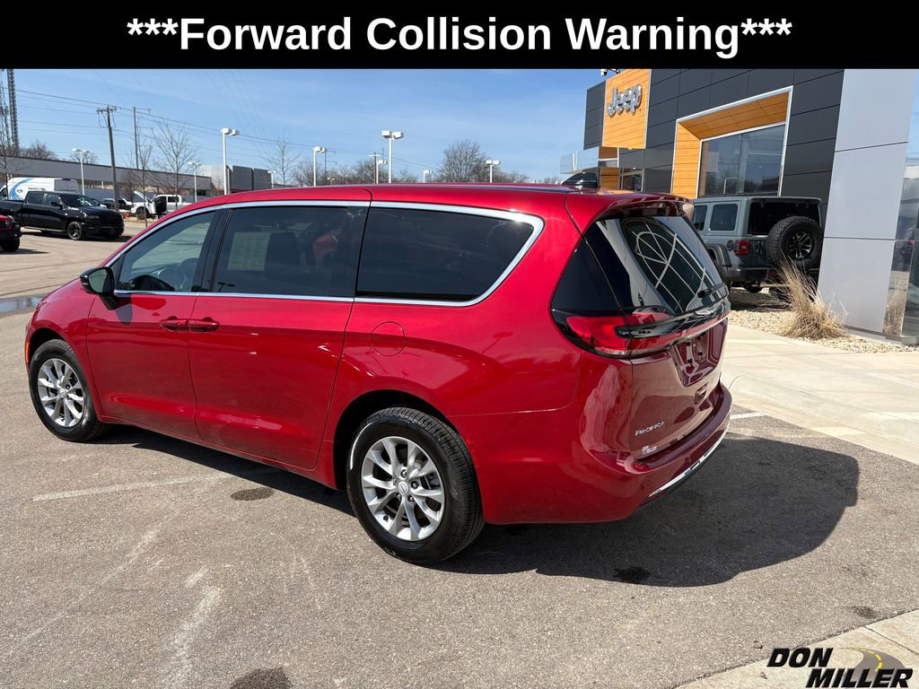 New 2026 Chrysler Pacifica Select image 6
