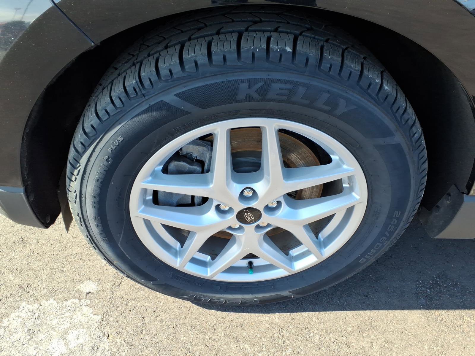 Used 2023 Ford Edge SEL image 21