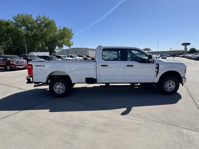 New 2026 Ford F350 XL w/ XL Off-Road Package AWD/4WD image 2