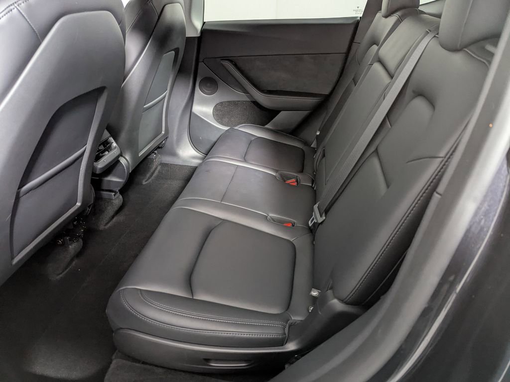 Used 2025 Tesla Model Y Long Range image 42