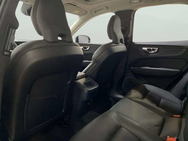 Used 2025 Volvo XC60 B5 Plus AWD/4WD image 21