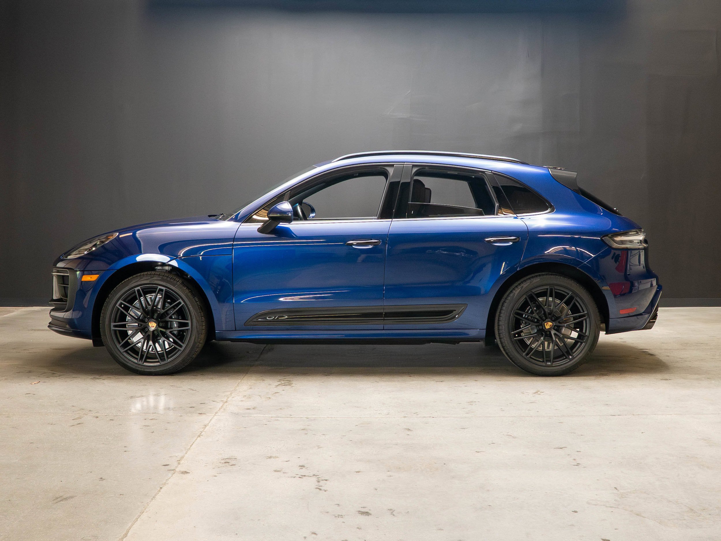 Certified 2023 Porsche Macan GTS AWD/4WD image 2