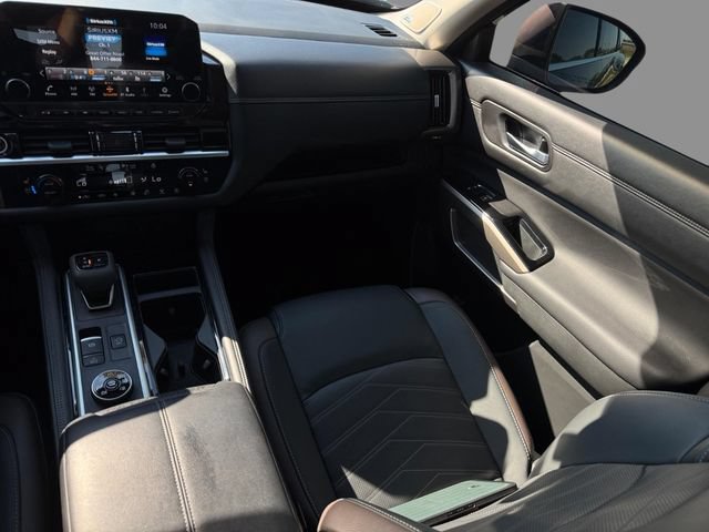 Certified 2024 Nissan Pathfinder Platinum AWD/4WD image 12