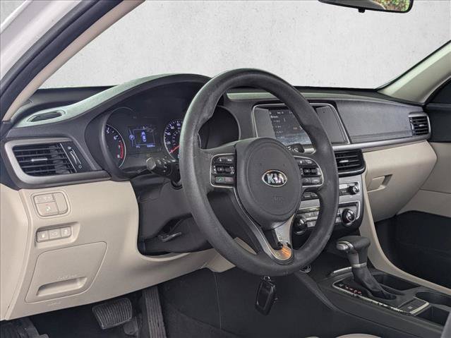 Used 2018 Kia Optima LX w/ 17" Alloy Wheels Package FWD image 3