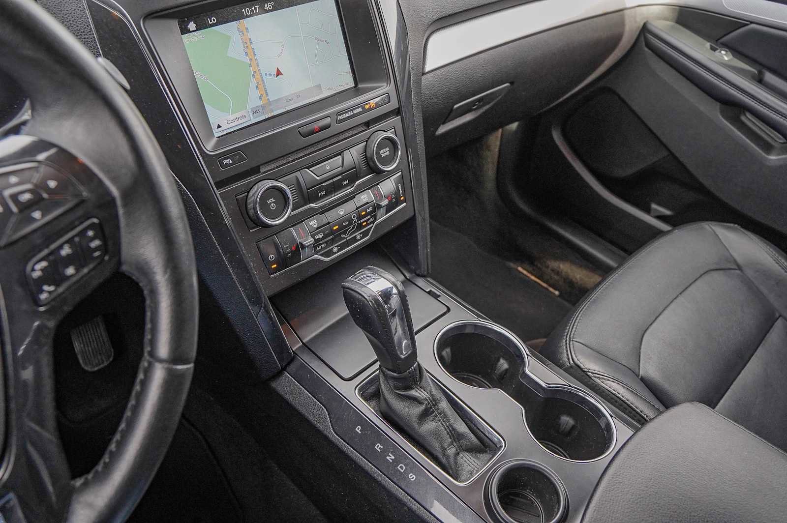 Used 2017 Ford Explorer XLT w/ Equipment Group 202A image 17