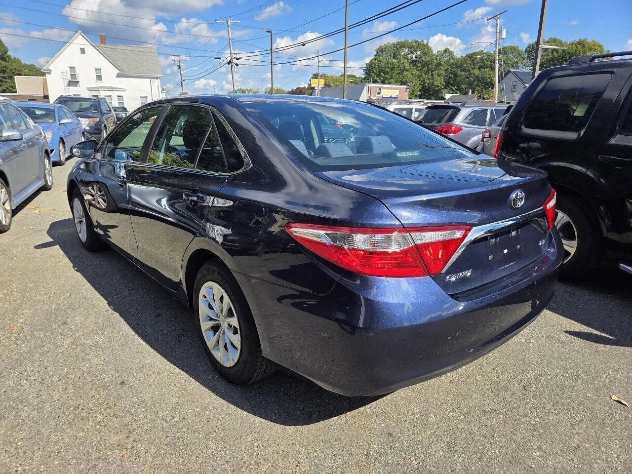 Used 2015 Toyota Camry LE FWD image 12