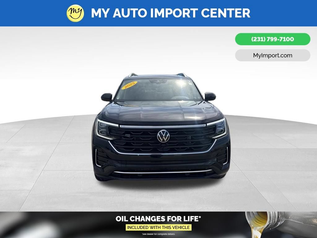 Used 2025 Volkswagen Atlas SEL Premium R-Line AWD/4WD image 2
