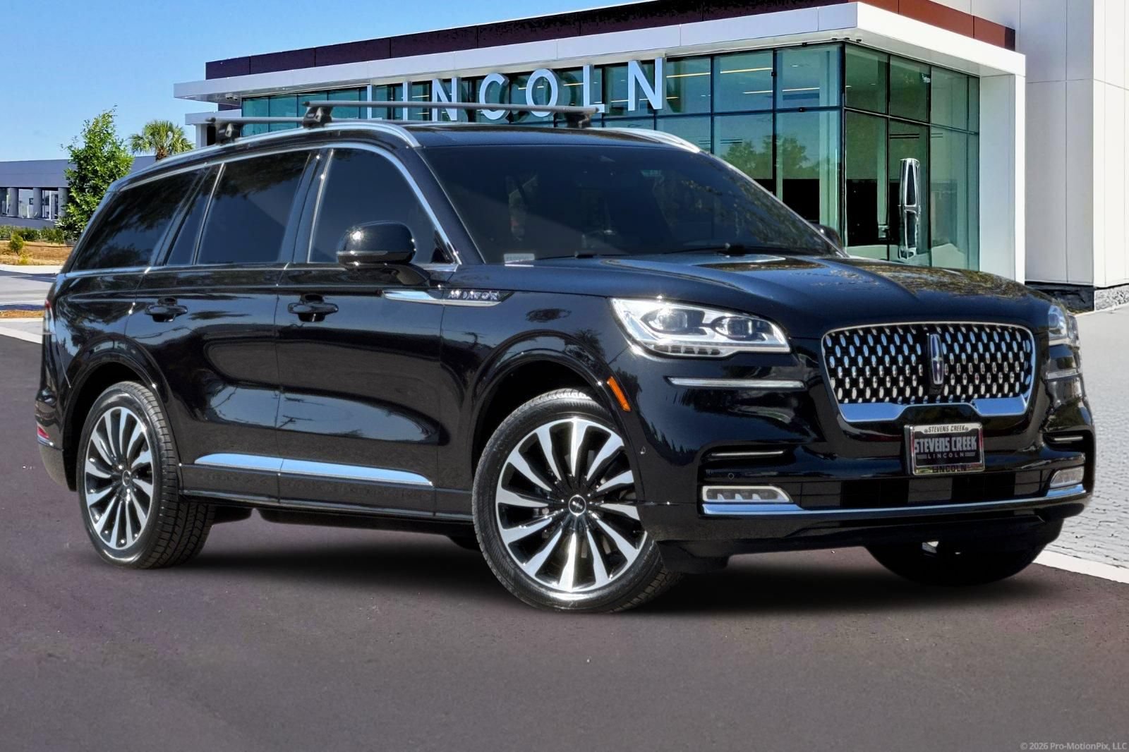 Used 2023 Lincoln Aviator Black Label Grand Touring w/ Class IV Trailer Tow Package AWD/4WD image 2