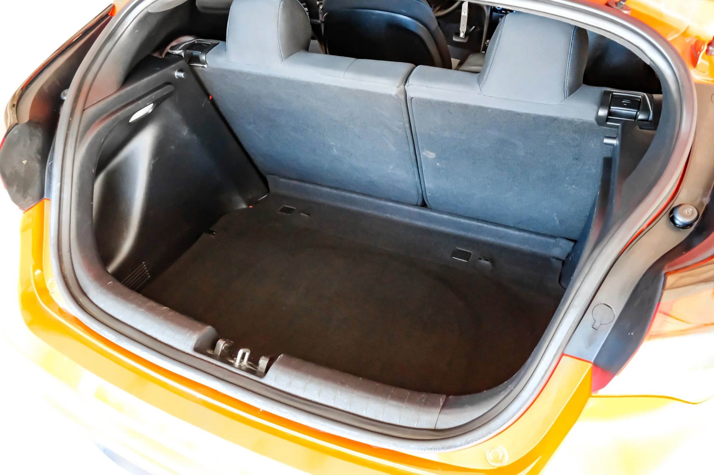 Used 2020 Hyundai Veloster 2.0 FWD image 37