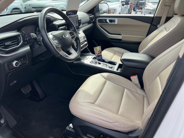 Certified 2023 Ford Explorer XLT w/ Equipment Group 202A image 7