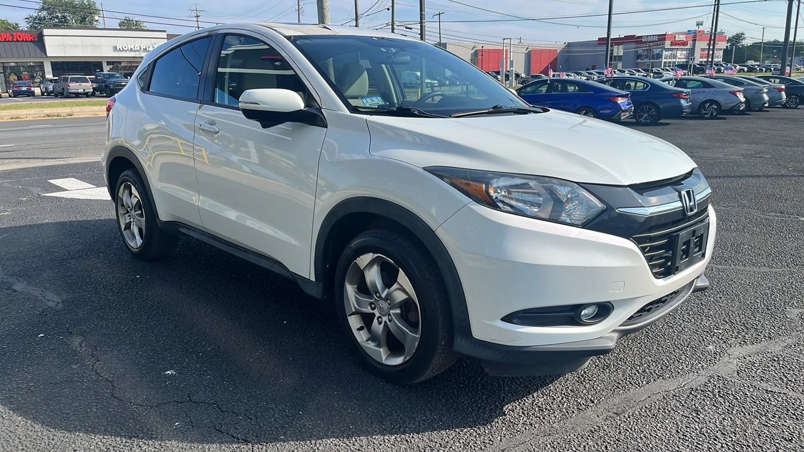 Used 2017 Honda HR-V EX image 2